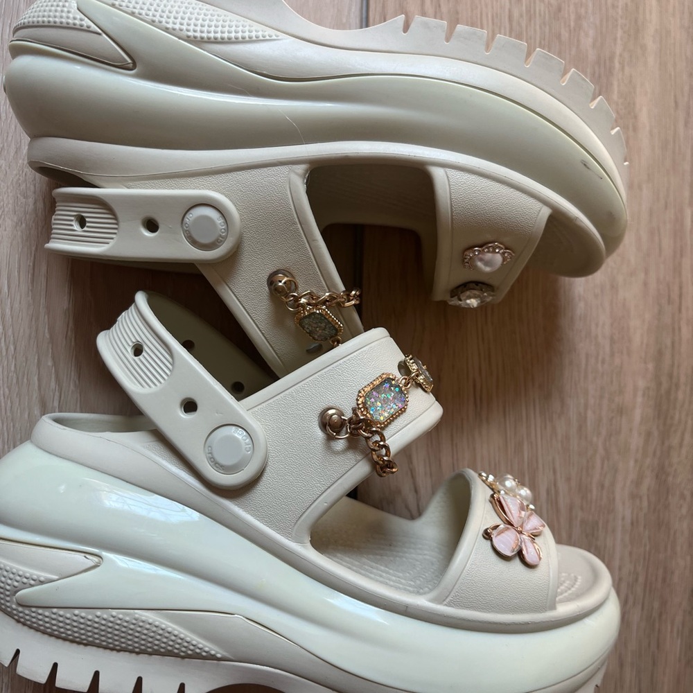 CROCS Cream Embellished Platform Sandals